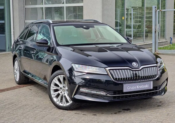 samochody osobowe Skoda Superb cena 139900 przebieg: 48369, rok produkcji 2020 z Łódź